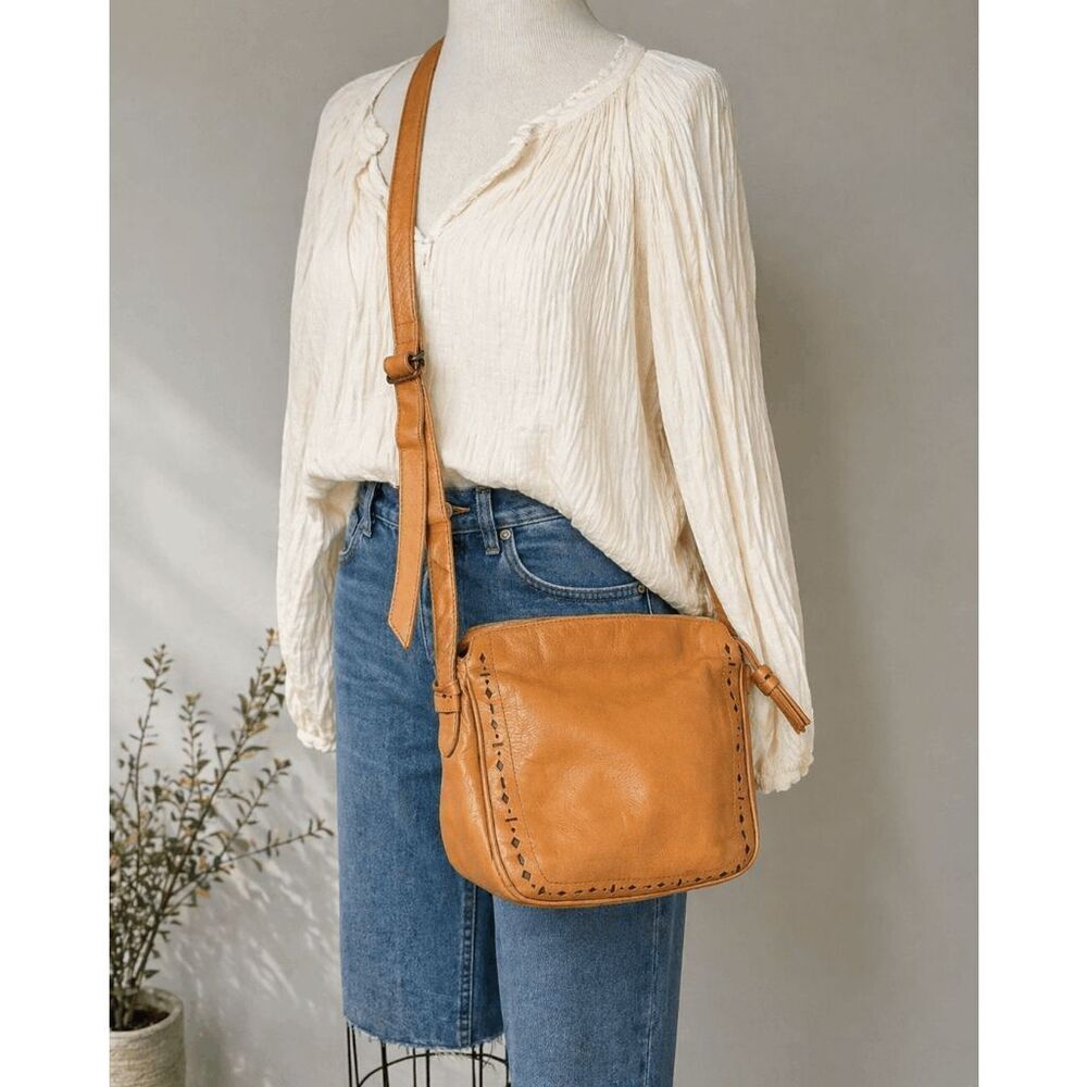 VTG Liz Claiborne Leather Crossbody Tan Boho Western Cutout Bag USA